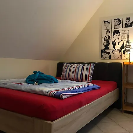 Neu Mit Poolhalle Und Sauna Dom wakacyjny *