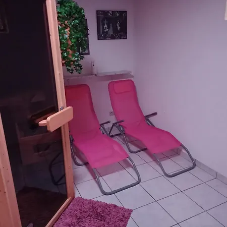 Neu Mit Poolhalle Und Sauna Dom wakacyjny *