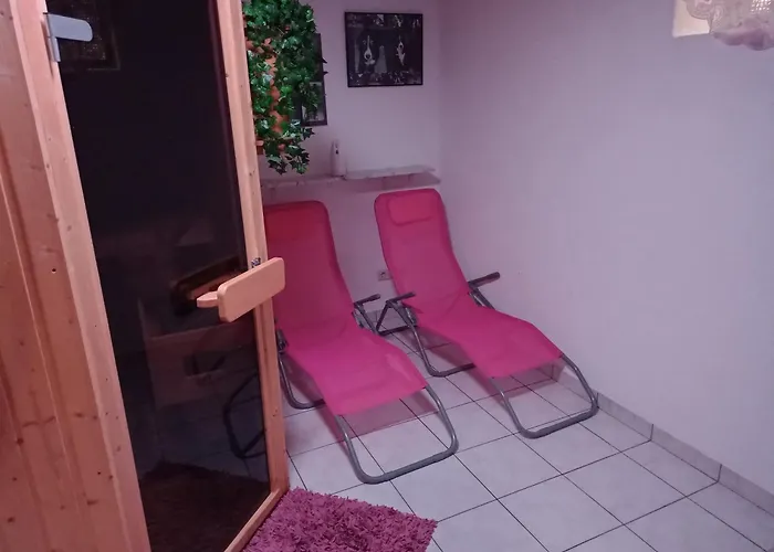 Neu Mit Poolhalle Und Sauna Dom wakacyjny *